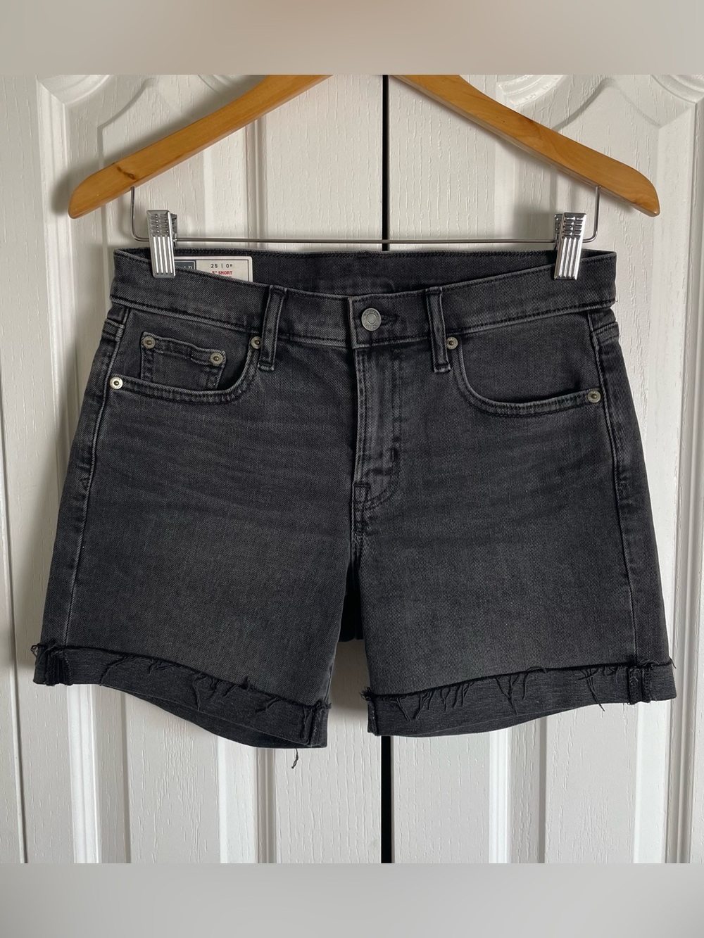 Gap 5” Mid Rise Denim Shorts Women’s 25 | 0 Black Cuffed Stretch Casual Fringed - Picture 1 of 12